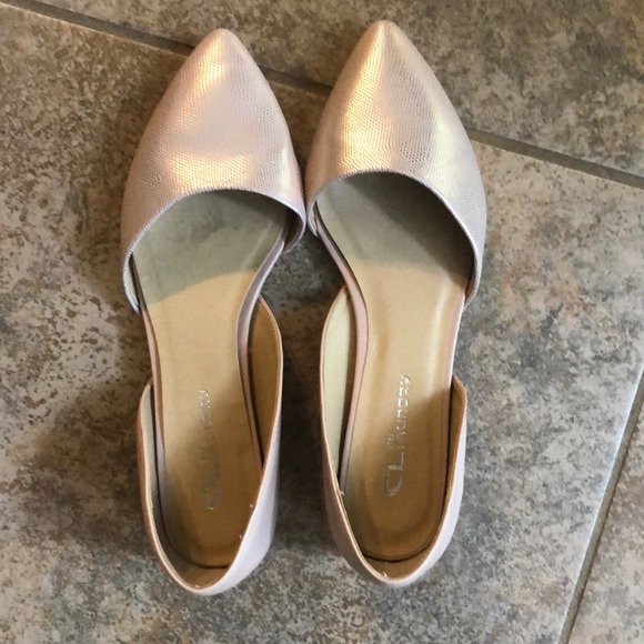 Like new! Chinese Laundry pointed neutral flats - Picture 1 of 5
